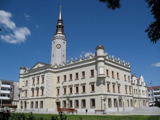 בניין עירייה ב Opole - Oploskie